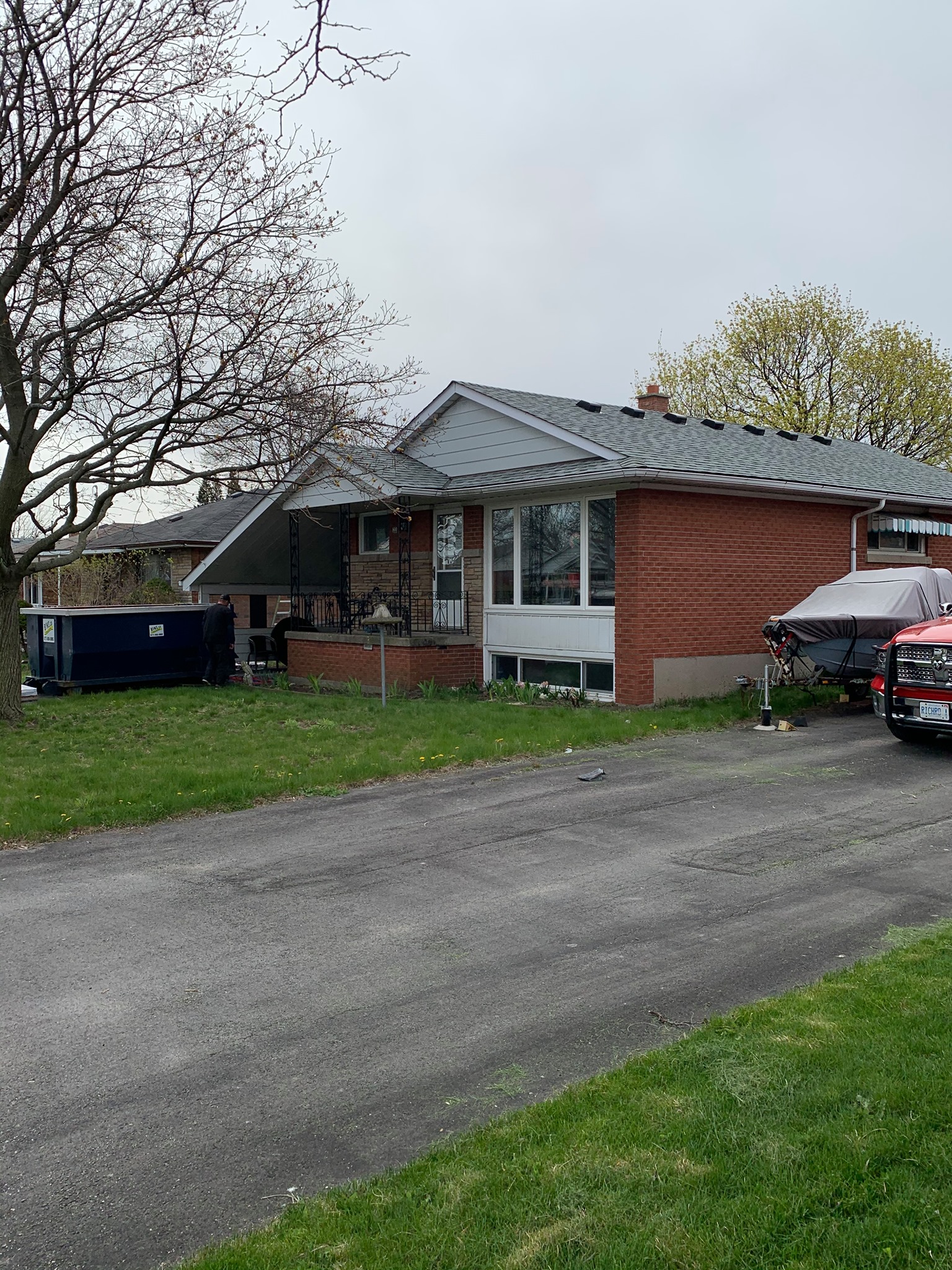 Goldstar  Roofing  Inc