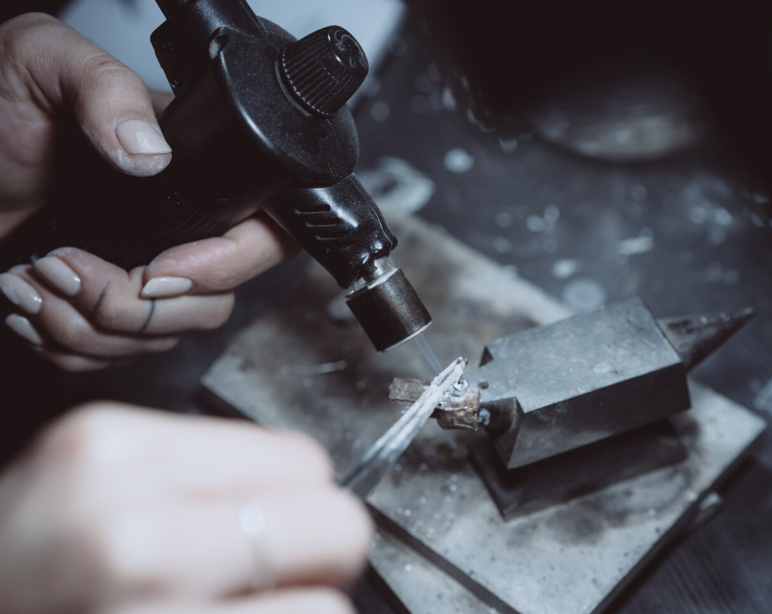 European Master Goldsmith in Whitby, ON