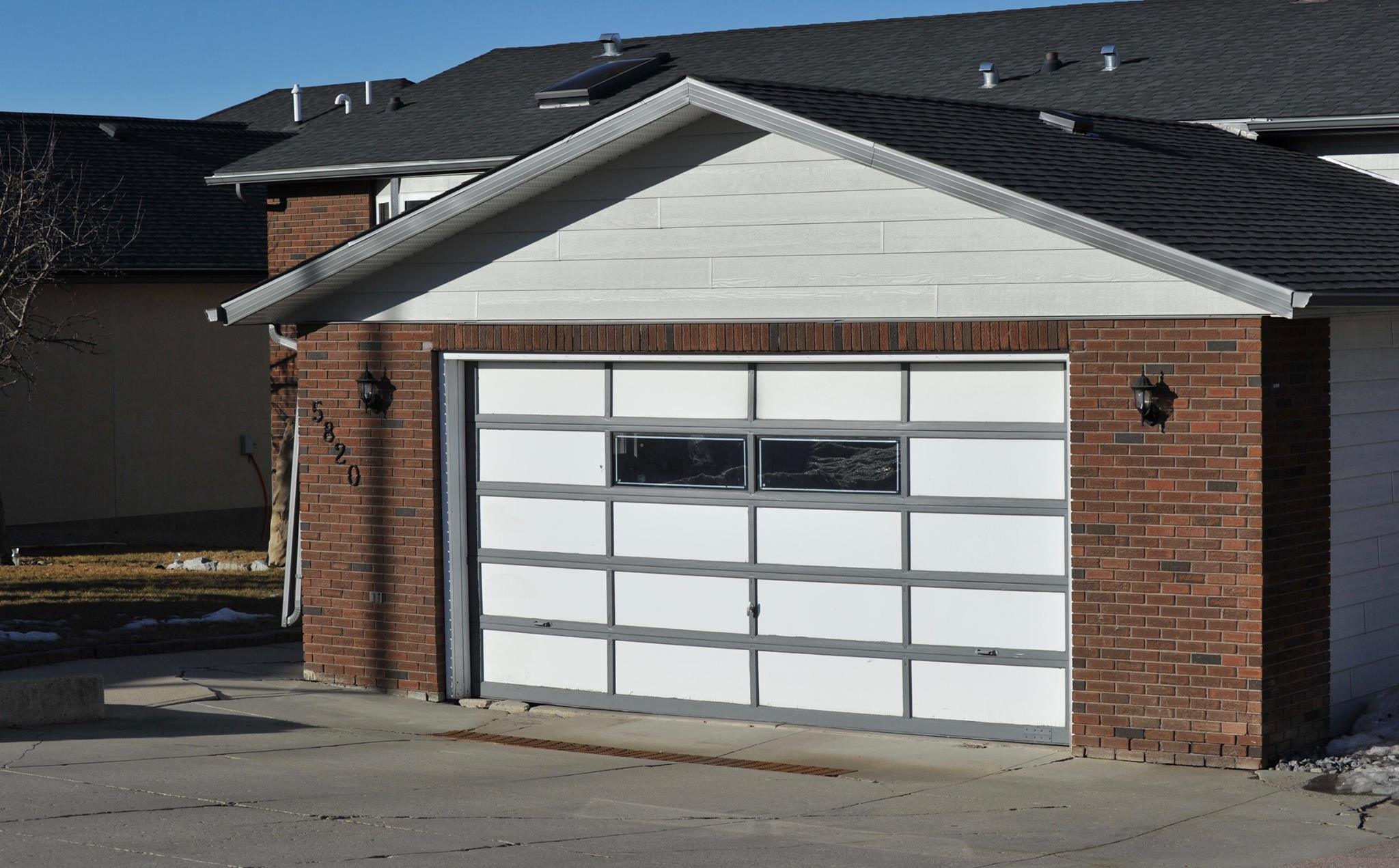 Rocky Overhead Doors 2024 Ltd.